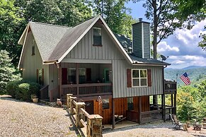 Mountain Cabin w/ Screened Porch & Fire Pit!