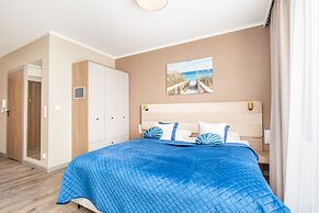 Blue Seashell Studio by Renters