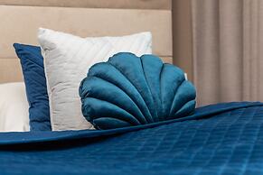 Blue Seashell Studio by Renters
