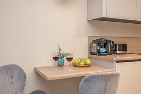 Blue Seashell Studio by Renters