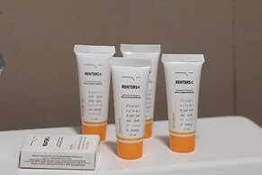 Blue Seashell Studio by Renters