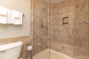 Phoenix West Ii 411 4 Bedroom Condo