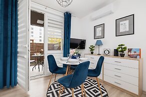 Avia Apartment in Krakow by Renters