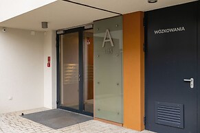 Avia Apartment in Krakow by Renters