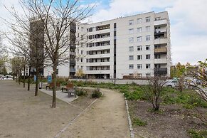 Avia Apartment in Krakow by Renters