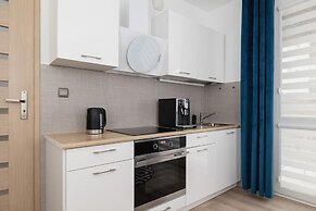 Avia Apartment in Krakow by Renters