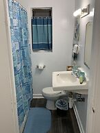 Beach Side Studio #2 Apts by Redawning