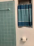 Beach Side Studio #2 Apts by Redawning