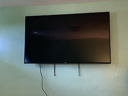 Beach Side Studio #3 Apts by Redawning