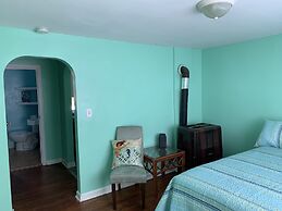 Beach Side Studio #4 1 Bedroom Apts by RedAwning