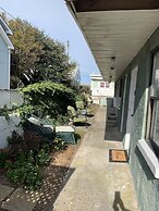 Beach Side Studio #4 1 Bedroom Apts by RedAwning