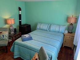 Beach Side Studio #4 1 Bedroom Apts by RedAwning