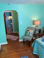 Beach Side Studio #4 1 Bedroom Apts by RedAwning