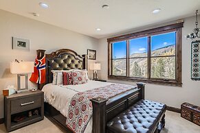 4418 Columbine Drive 4 Bedroom Home by RedAwning