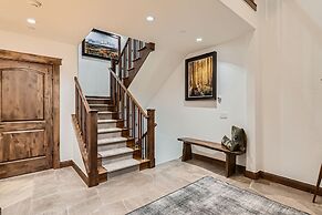 4418 Columbine Drive 4 Bedroom Home by RedAwning