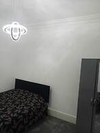 Charming 2-bed Apartment in Wolverhampton