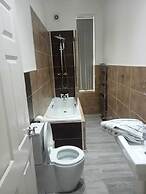 Charming 2-bed Apartment in Wolverhampton