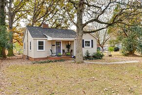 Stylish Charlotte Home w/ Smart TV: 1 Mi to Noda!