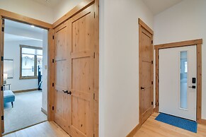 Winter Park Retreat: Balcony, Hot Tub & Fireplace!