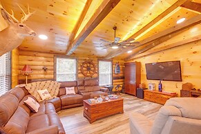 Pet-friendly Chattanooga Cabin w/ Hot Tub & Kayaks
