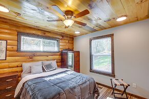 Pet-friendly Chattanooga Cabin w/ Hot Tub & Kayaks