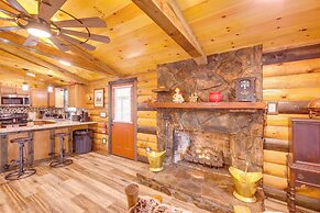 Pet-friendly Chattanooga Cabin w/ Hot Tub & Kayaks