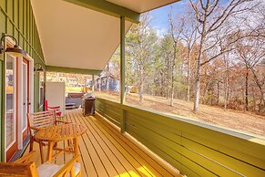 Pet-friendly Chattanooga Cabin w/ Hot Tub & Kayaks