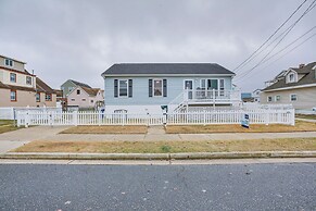 Beach House w/ Private Pool in North Wildwood