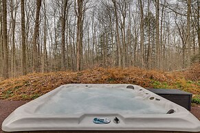 Half-mi to Lake: Pocono Pines Home w/ Hot Tub
