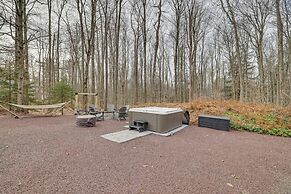 Half-mi to Lake: Pocono Pines Home w/ Hot Tub