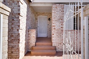 El Paso Vacation Rental ~ 6 Mi to Downtown!