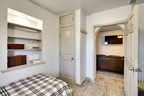 El Paso Vacation Rental ~ 6 Mi to Downtown!