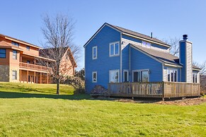 Cozy Illinois Abode w/ Deck & Grill, Near Golfing!