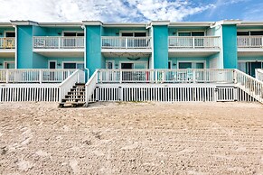 Balcony & Pool Access: Bayfront Rockport Escape!