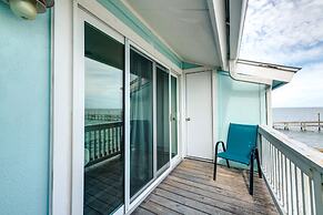 Balcony & Pool Access: Bayfront Rockport Escape!