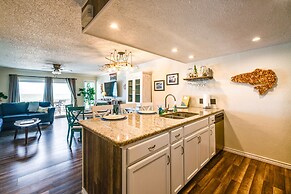 Balcony & Pool Access: Bayfront Rockport Escape!