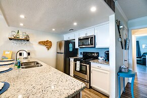 Balcony & Pool Access: Bayfront Rockport Escape!