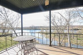 Riverfront Cotter Home: Close to Trout Fishing!