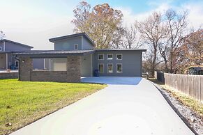 Pet-friendly Cotter Retreat w/ Deck & Gas Grill!