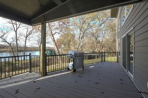 Bright Cotter Vacation Rental w/ White River Views