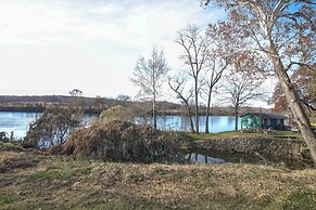 Bright Cotter Vacation Rental w/ White River Views