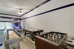 'emerald Cove Chalet' on Douglas Lake w/ Hot Tub!