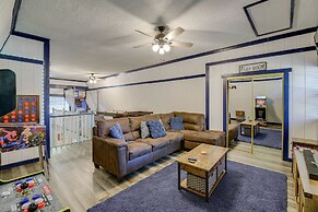 'emerald Cove Chalet' on Douglas Lake w/ Hot Tub!