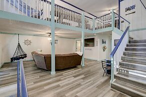 'emerald Cove Chalet' on Douglas Lake w/ Hot Tub!