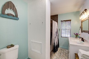 'emerald Cove Chalet' on Douglas Lake w/ Hot Tub!