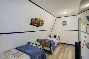 'emerald Cove Chalet' on Douglas Lake w/ Hot Tub!