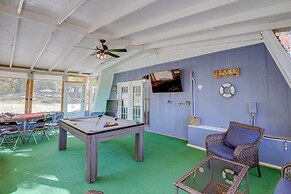 'emerald Cove Chalet' on Douglas Lake w/ Hot Tub!