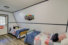 'emerald Cove Chalet' on Douglas Lake w/ Hot Tub!