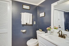 'emerald Cove Chalet' on Douglas Lake w/ Hot Tub!