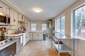 Expansive Wilmot Escape w/ Deck Near Skiing!